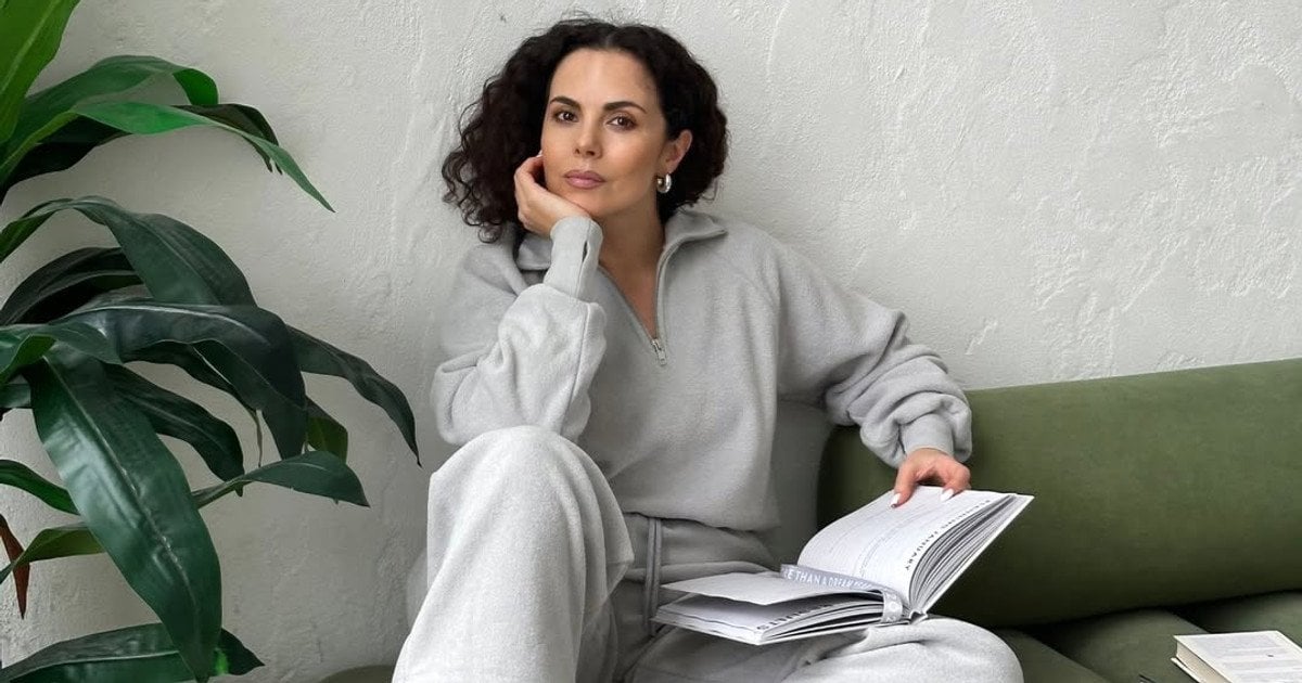 Настя Каменських на п’ятий день голодування загриміла до лікарні й показалася під крапельницею