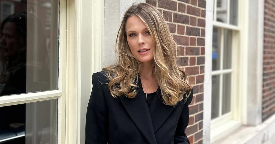 Ольга Фреймут розповіла, як поводитися з сумочкою в ресторані