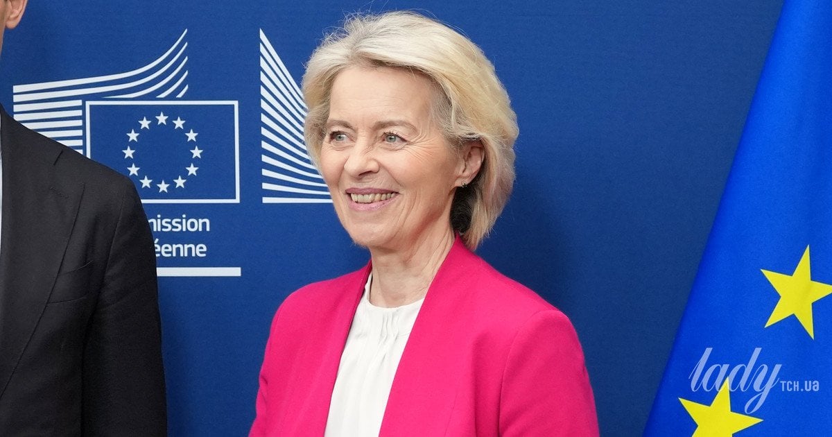 Урсула фон дер Ляєн у рожевому жакеті з’явилася на зустрічі у штаб-квартирі ЄС (фото)