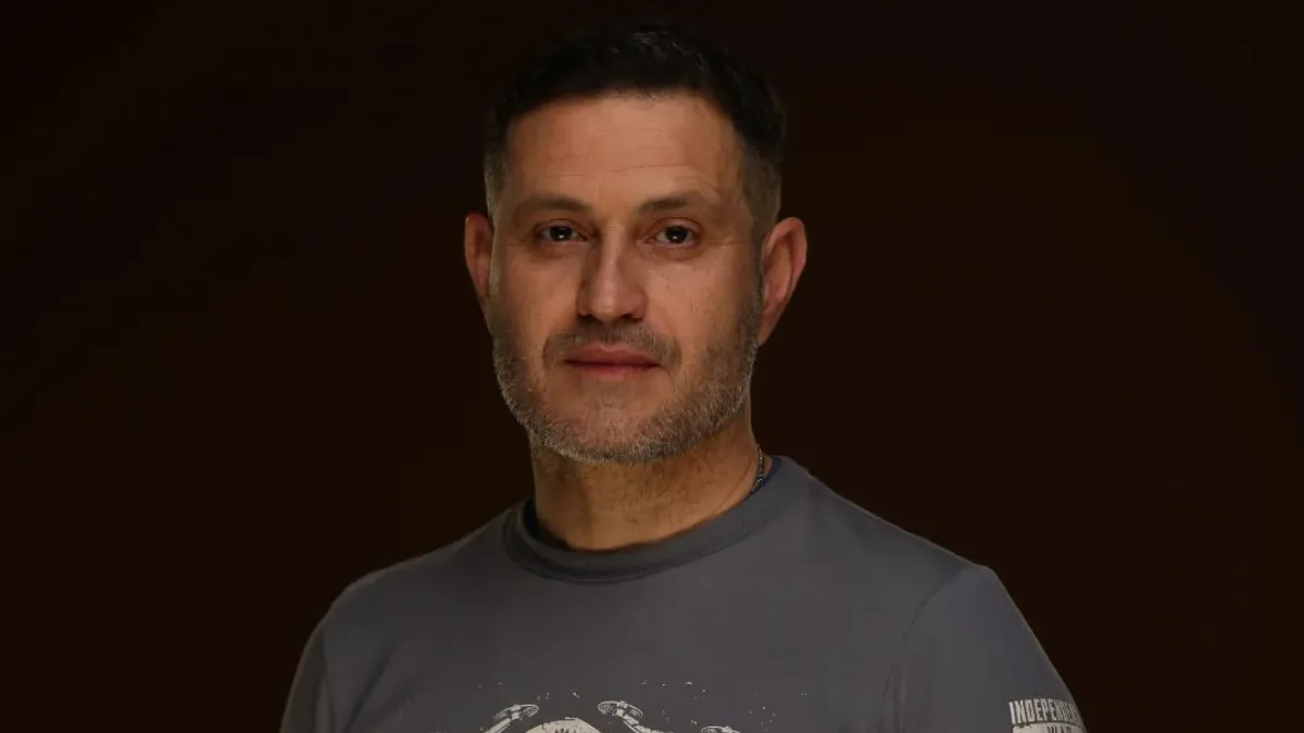 Ахтем Сеітаблаєв на тлі нового роману зачитав відвертий вірш про пристрасть