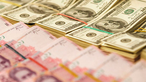 НБУ зміцнив довідковий курс гривні до 41,8909 грн/$1