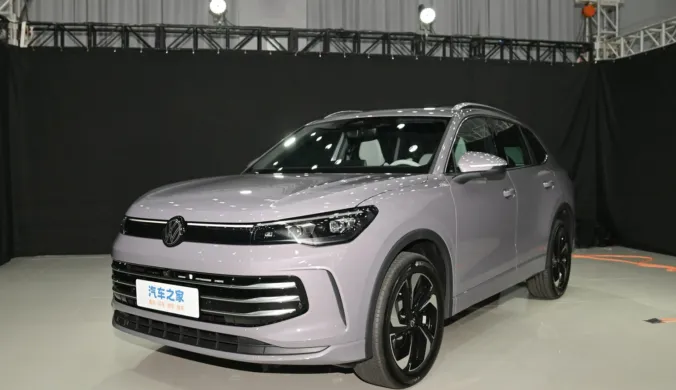 Еще одна премьера Пекинского автосалона — новый Volkswagen Tiguan L (фото)