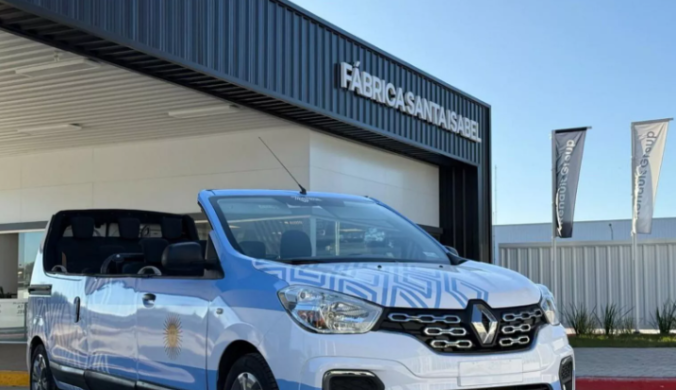 Тюнери перетворили Renault Kangoo на неординарний лімузин-кабріолет (фото)