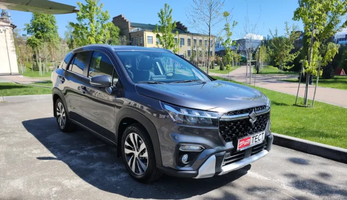Suzuki S-Cross: новий дизайн, знайомий характер