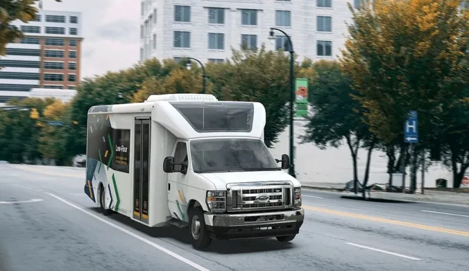 Виробник електробусів вирішив перейти на бензинові двигуни