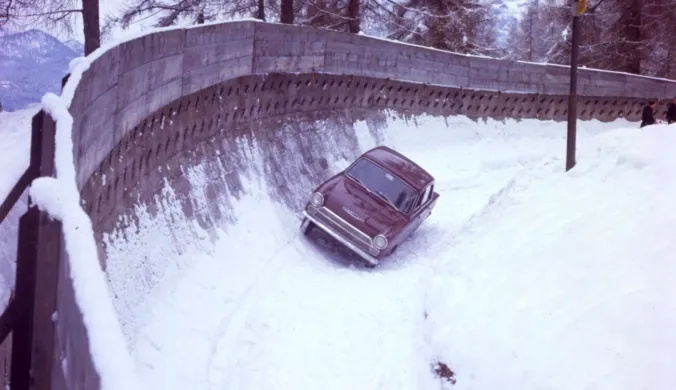 Як автомобілі Ford проїхали олімпіййською трасою для бобслею (відео)