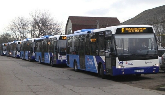 У Подільську на Одещині з'явилися автобуси VDL