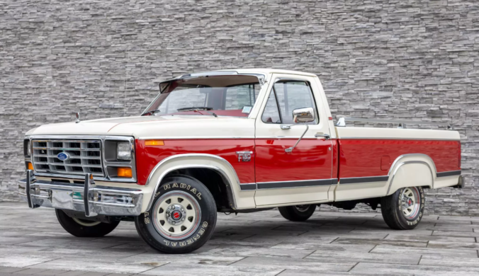 43-річний Ford F-150 у новому стані виставили на аукціон (фото)