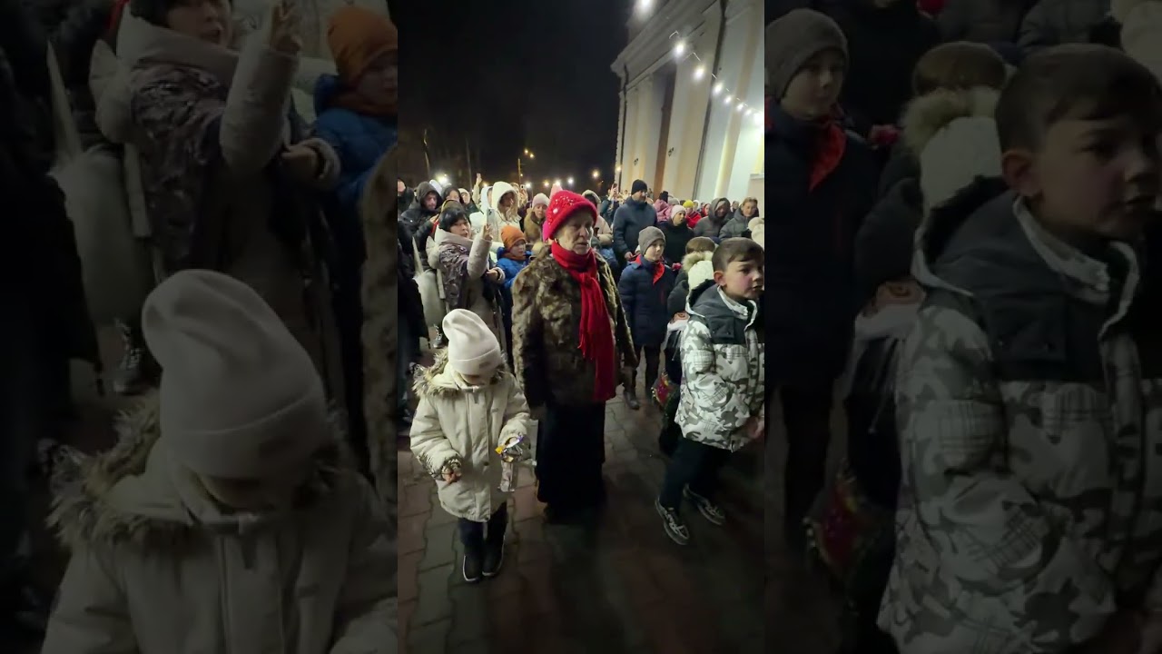 Тропарь Рождеству Христову! Поют прихожане и духовенство Одесской епархии УПЦ!