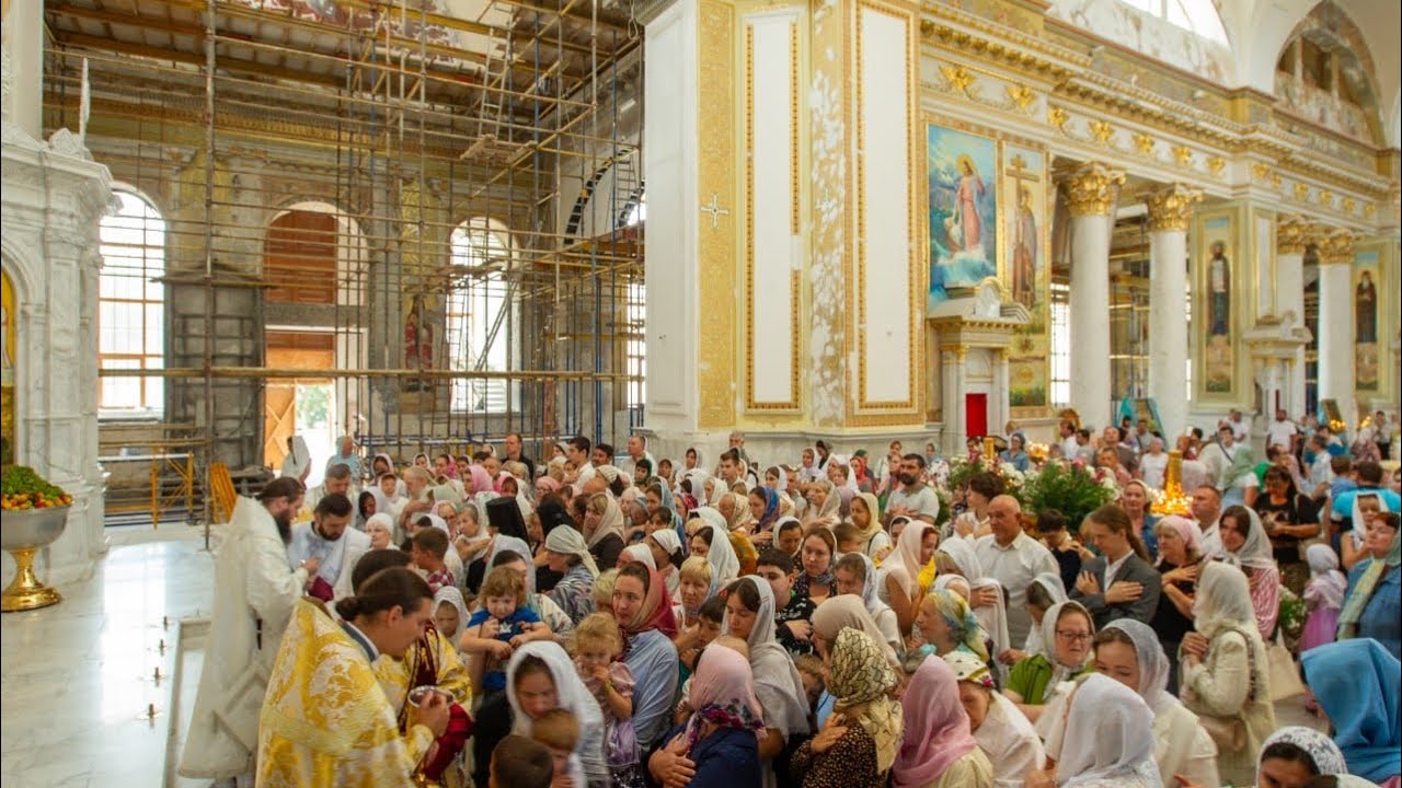 Божественная литургия в день Преображения Господнего в Спасо-Преображенском кафедральном соборе
