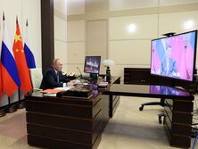 "Фейк и провокация". Китай отрицает, что Си Цзиньпин просил Путина не вторгаться в Украину во время Олимпиады