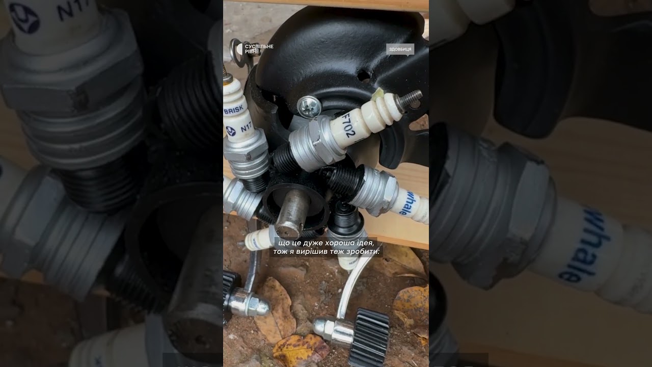 Майстер Євгеній Сак перетворює швейні машинки на мінітехніку #shorts