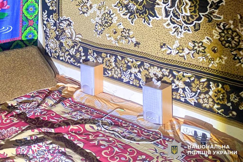 На Рівненщині чоловік напросився на ночівлю до товариша по чарці на ночівлю, та викрав у нього ноутбук