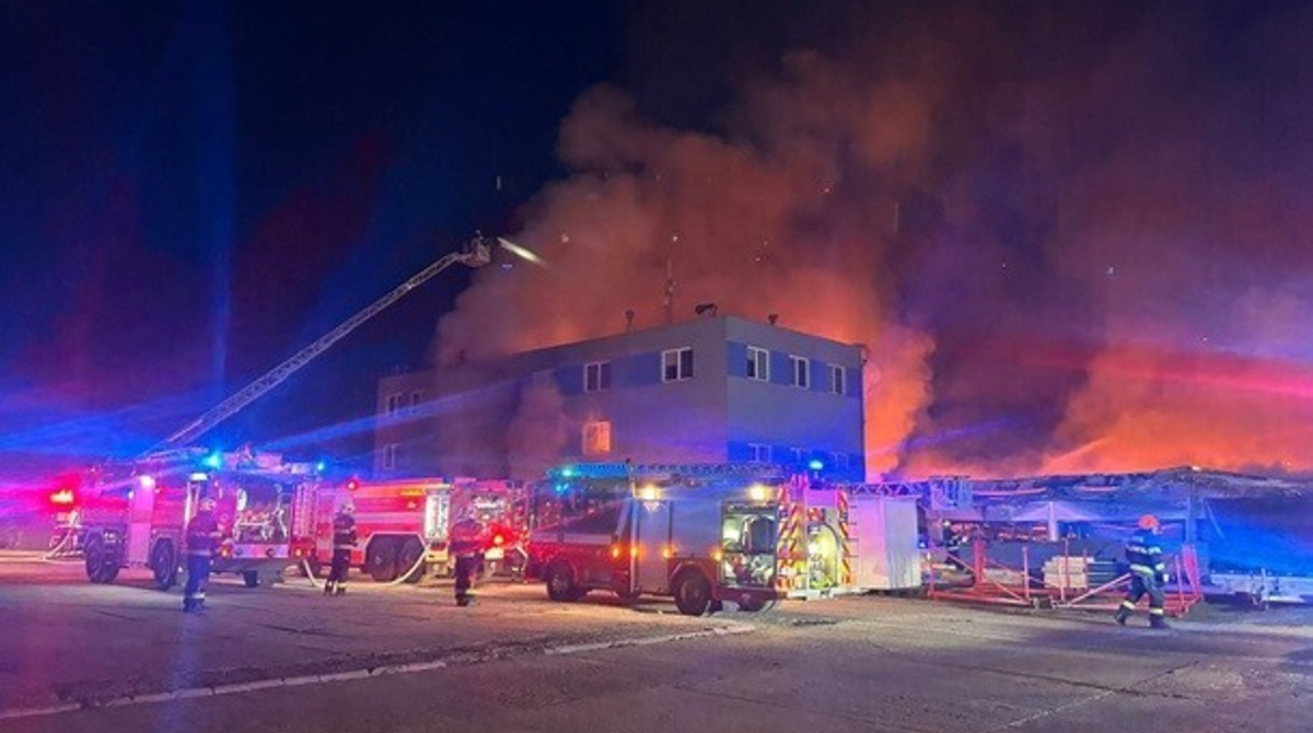 В Чехии задержали подозреваемых в поджоге предприятия, производящего дроны для Украины