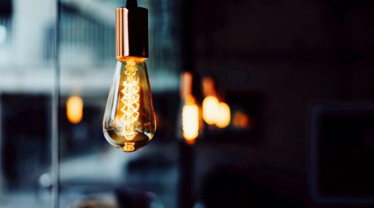 В части Киева исчез свет и перебои с электротранспортом: какие причины