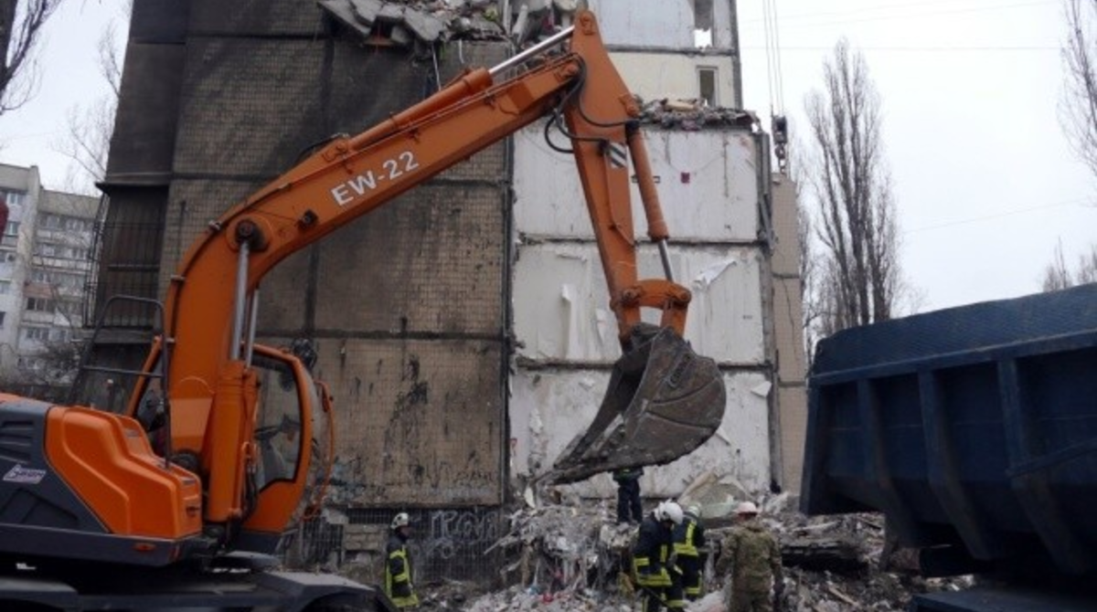 В Одессе из-под завалов дома достали тела еще двоих детей