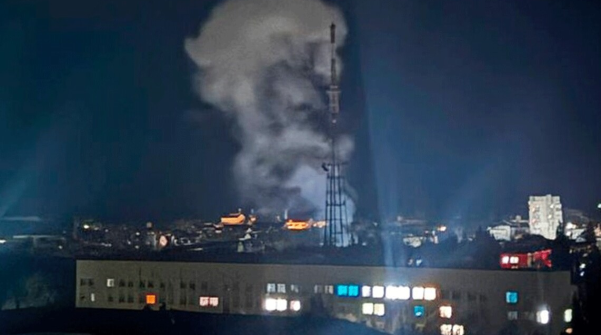 В Чернигове под удар россиян попала телебашня: власти обратились к горожанам