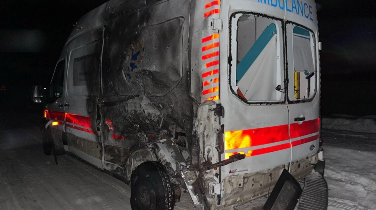 Оккупанты ударили по автомобилю «скорой» на Черниговщине, пострадали медики