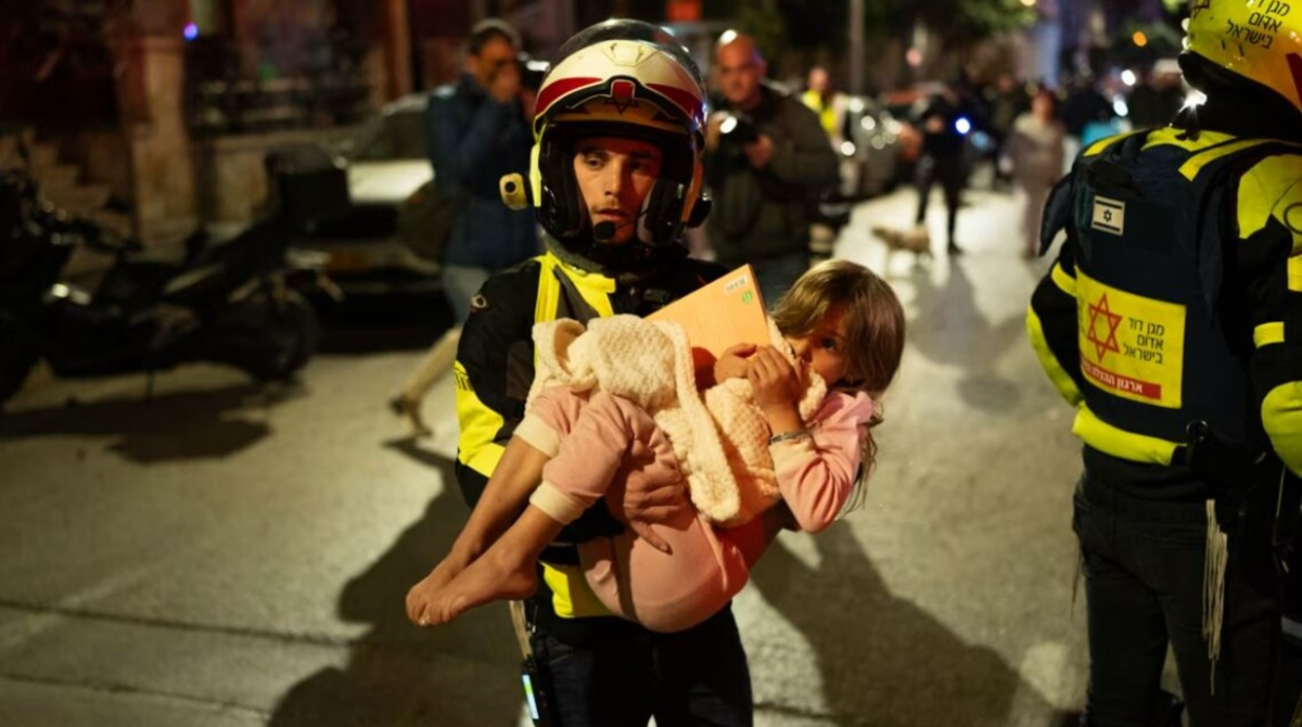 Иран снова ударил ракетами по Израилю, ОАЭ и Катару, есть жертвы