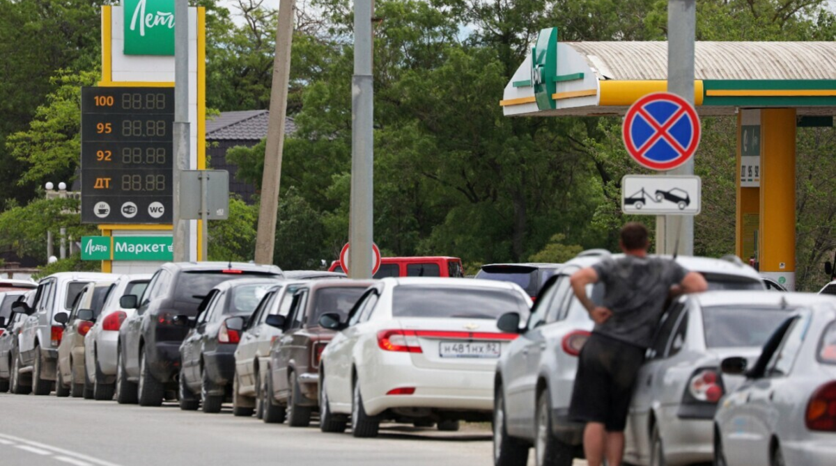 В Москве снова ввели ограничения на продажу бензина