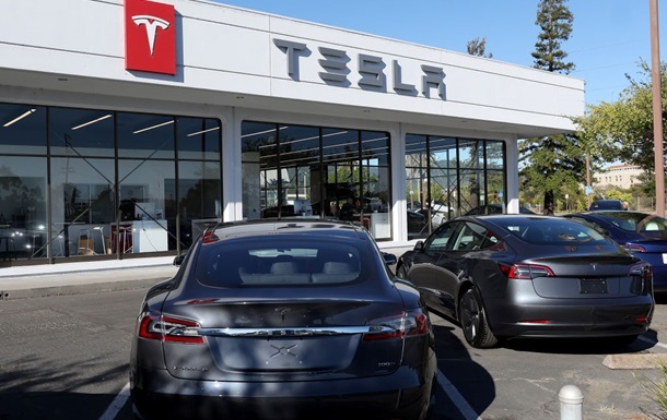 Прибуток Tesla зменшився на 55%