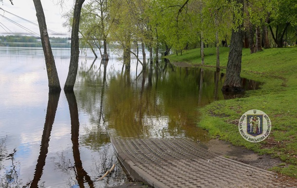 У Києві вода в Дніпрі піднялася до рекордного рівня