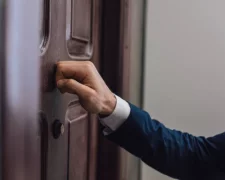 Соцработники будут ходить по домам: к кому придут с проверкой