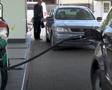 Взлетят еще больше: в Украине снова повысятся цены на топливо