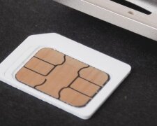 Мобильного оператора не сменить: услугу приостанавливают