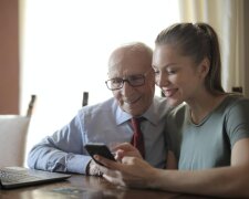 От 200 грн в месяц: Киевстар, Vodafone и lifecell запустили тарифы для пенсионеров