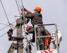 Свет в среду выключать не будут: Укренерго просит экономить с 10:00 до 22:00
