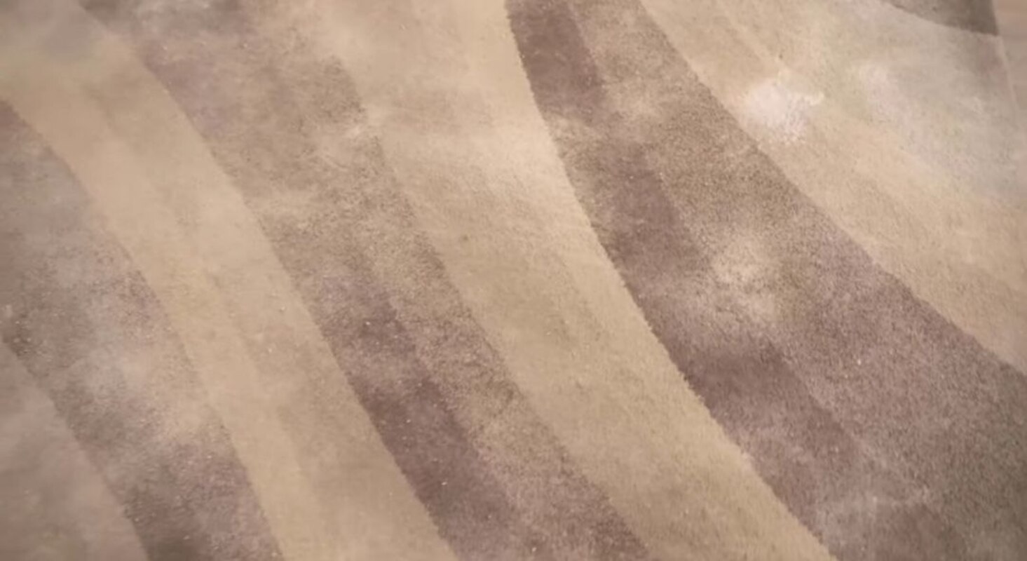 Как избавиться от неприятного запаха на ковре: три эффективных способа