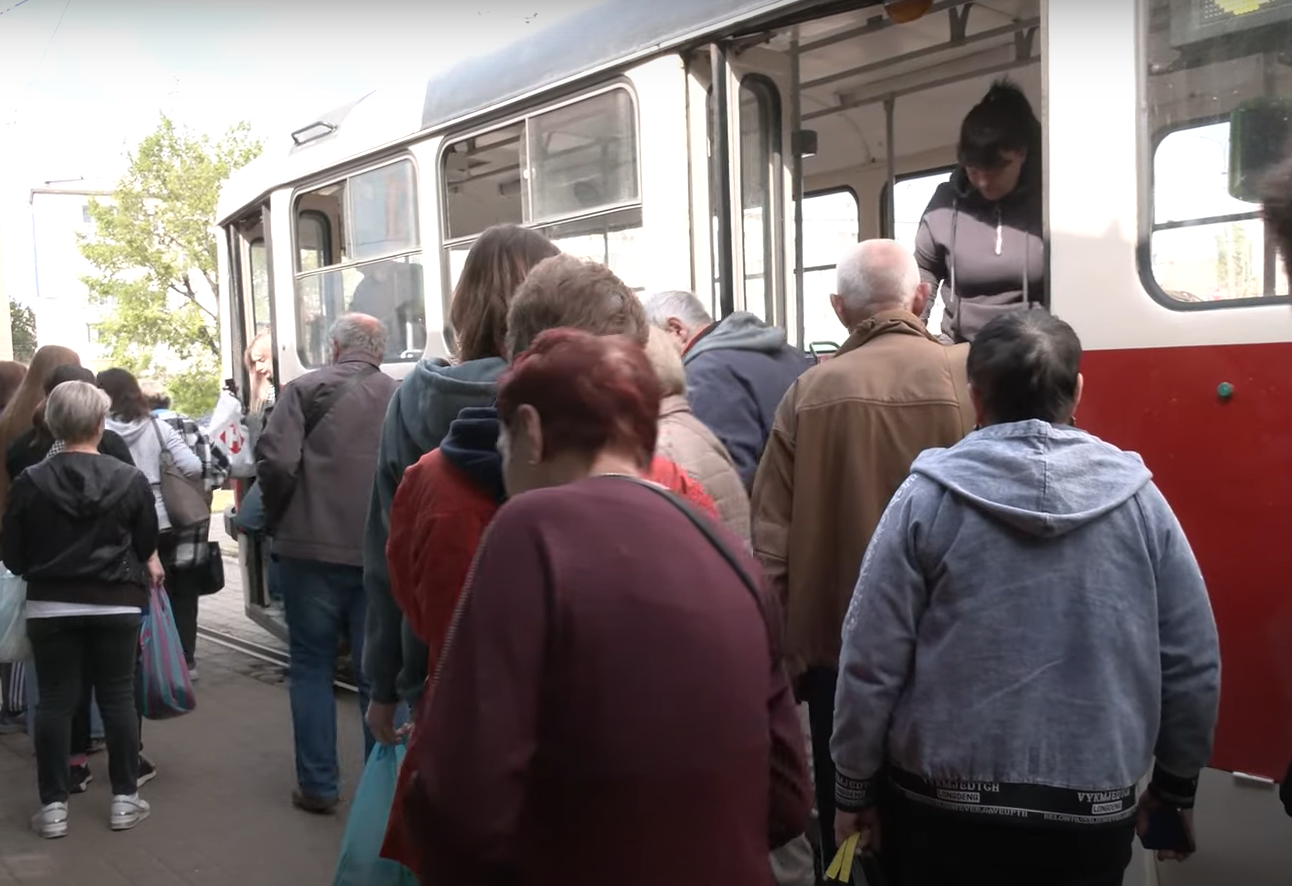 Новый график движения транспорта в Днепропетровской области: пассажирам сделали важное предупреждение