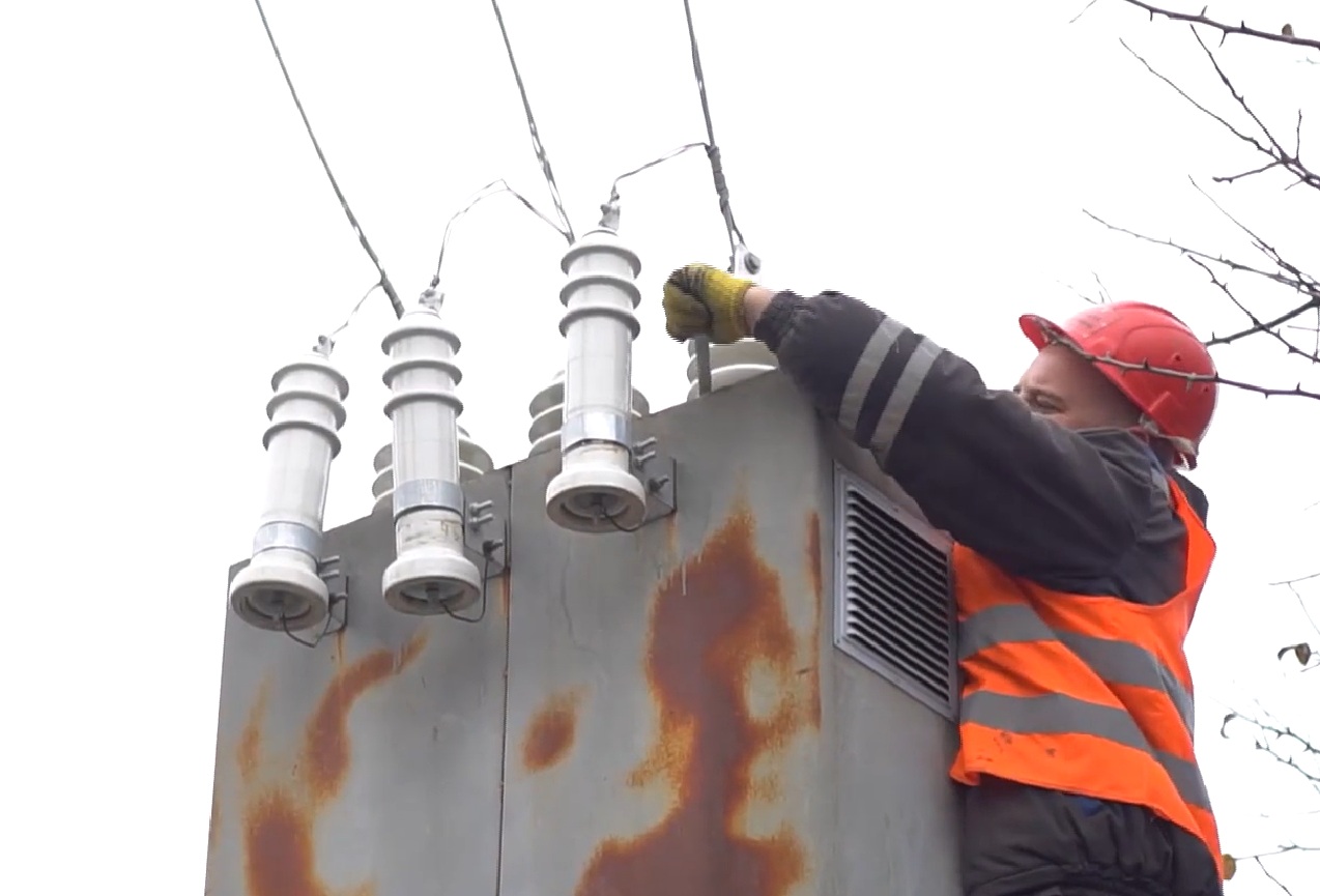 Графіки відключення світла в Кіровоградській області на 18 грудня: кого на 8 годин підряд лишать без електрики