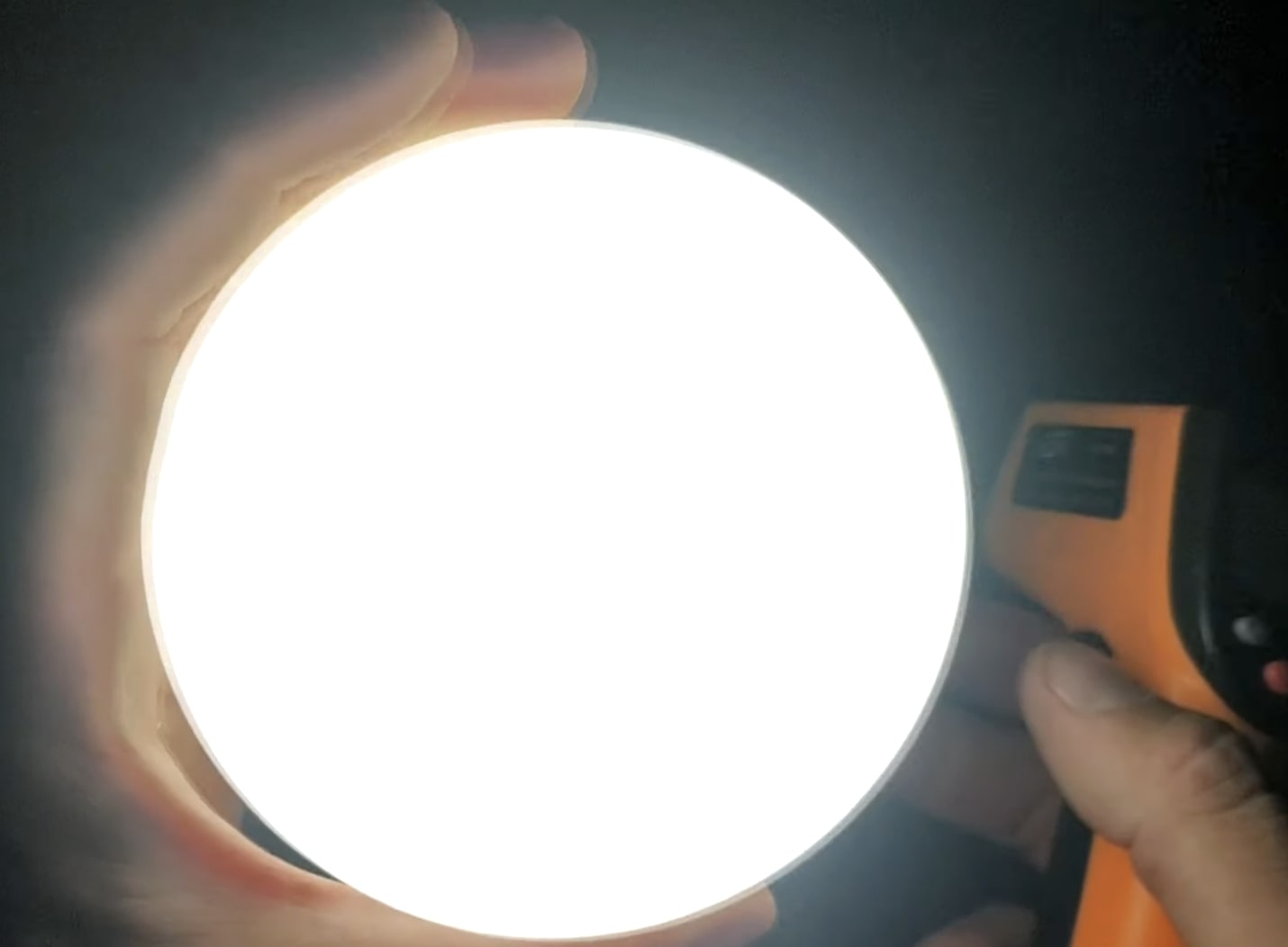 Графік відключення світла в Одеській області на 20 грудня: де не буде електрики 11 годин поспіль