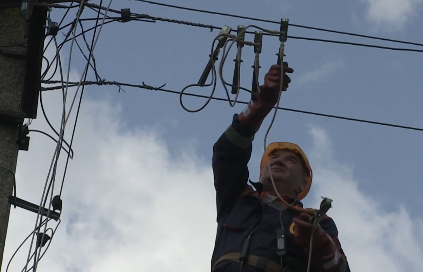 Графіки відключення світла в Кіровоградській області на 26 грудня: кому варто бути готовими до довгих знеструмлень