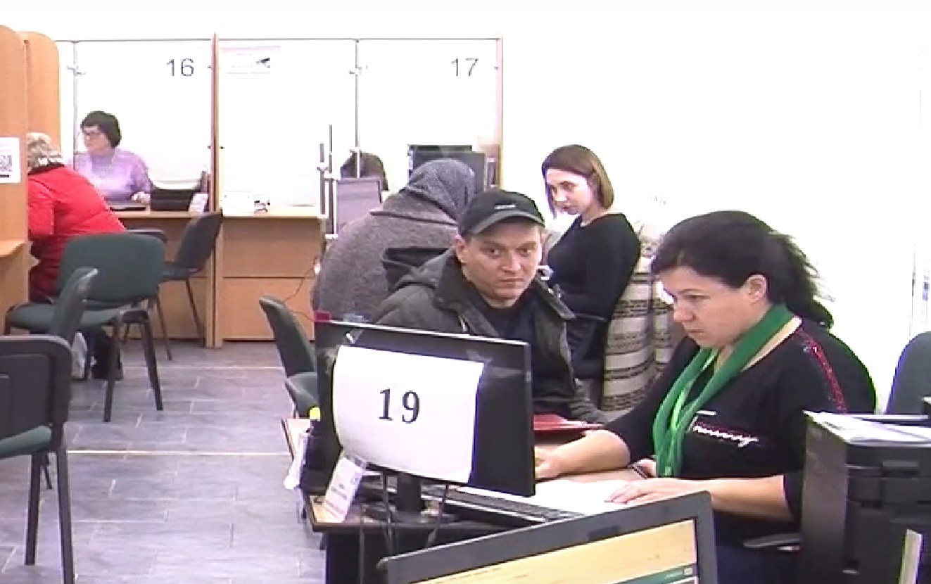 Грошова допомога для ВПО у Харківській області: що робити, якщо виплати зникли