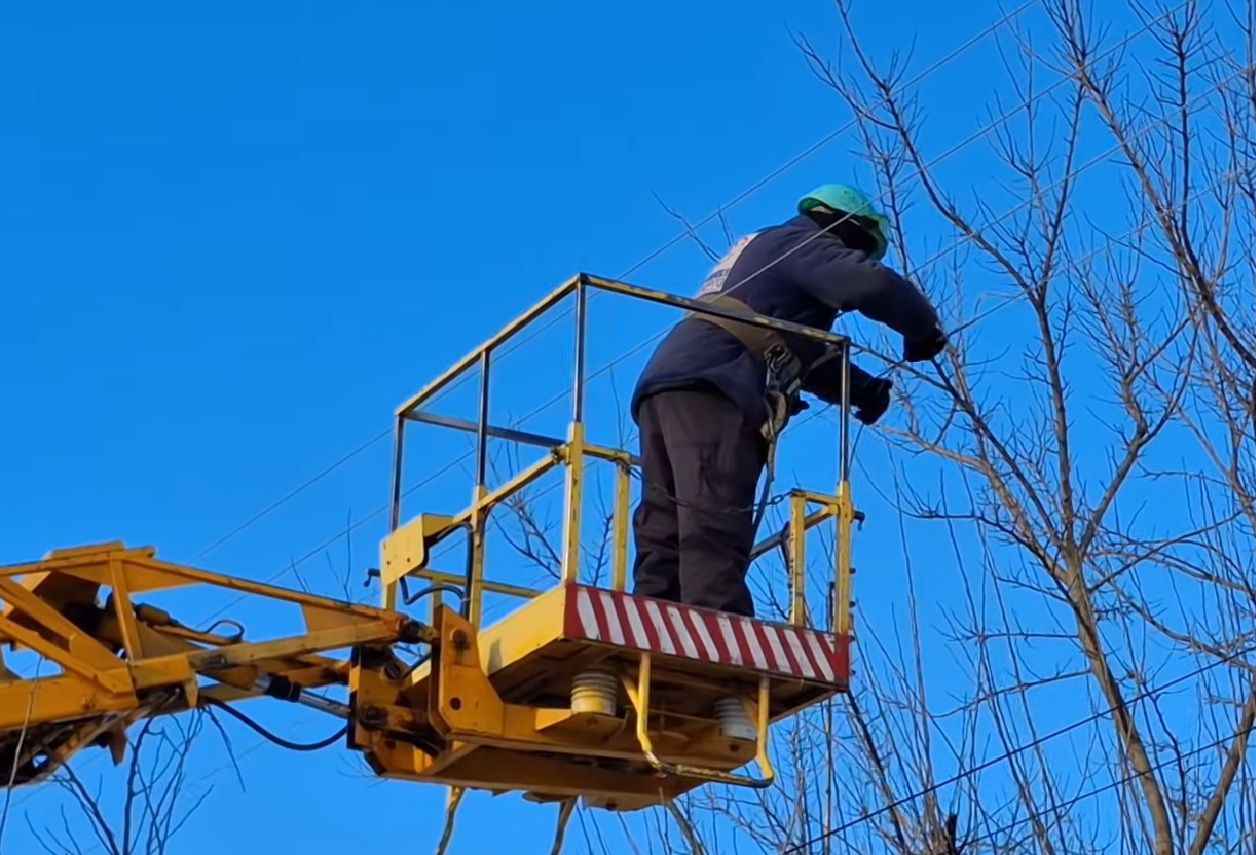 Графіки відключення світла у Сумах на 11 лютого: тривалі вимикання діятимуть у місті, перелік вулиць