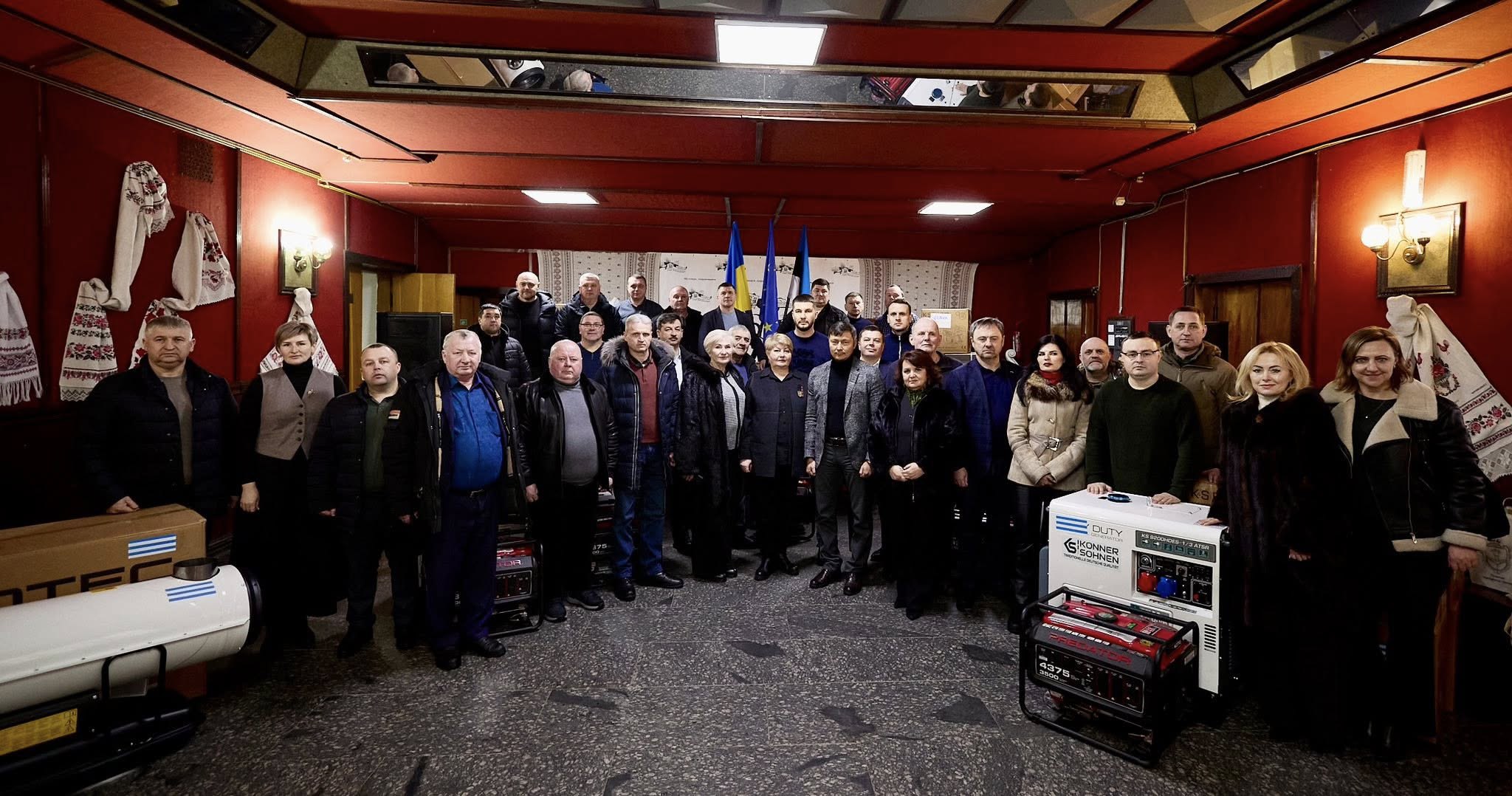 Світло і тепло від справжніх друзів: Естонія передала Житомирщині потужний «десант» енергетичної допомоги