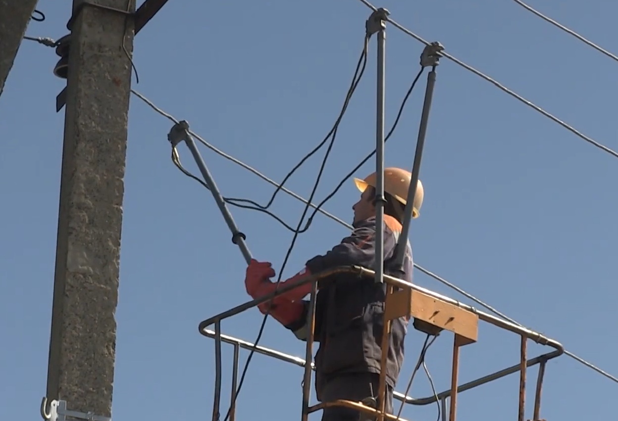 Графіки відключення світла у Чернігові на 8 квітня: частину міста надовго знеструмлять, оприлюднено адреси