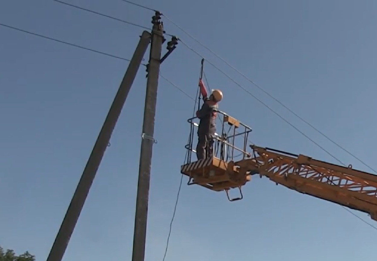 Графіки відключення світла у Запоріжжі на 8 квітня: місто чекають довготривалі обмеження, які адреси зачепить