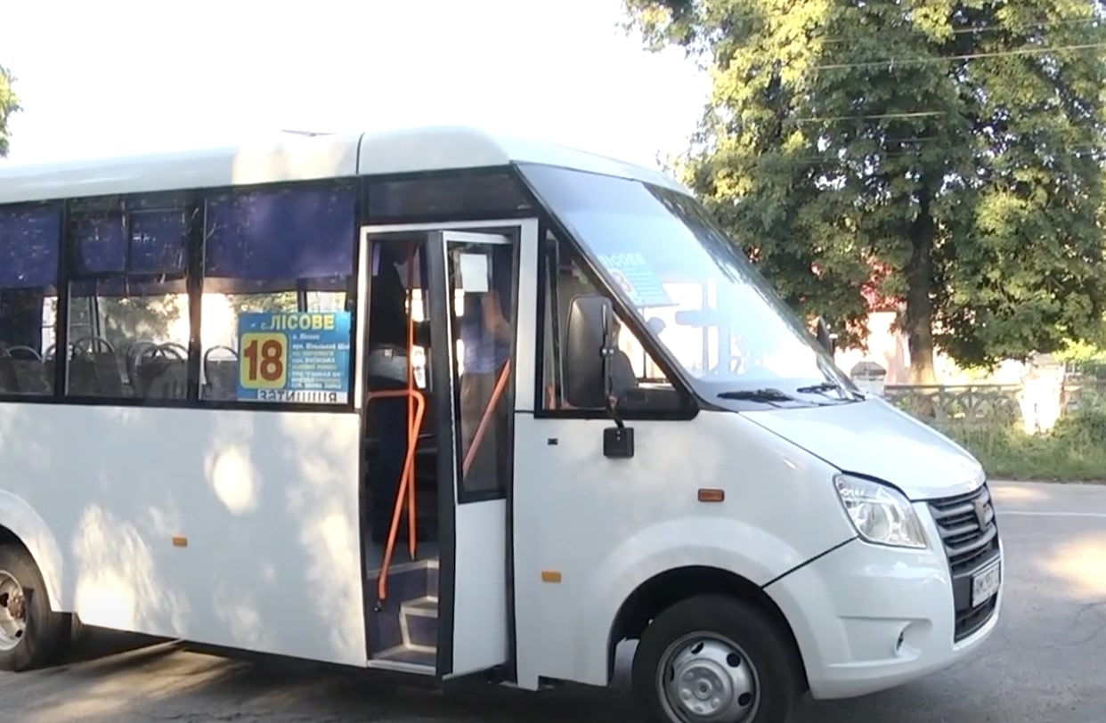 Новий графік руху транспорту у Житомирській області: як курсуватимуть автобуси у поминальні дні