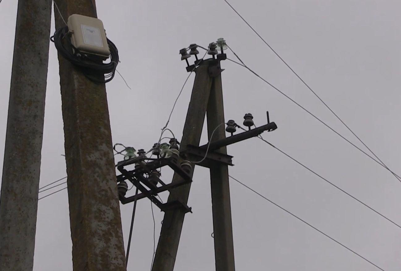 Світла не буде 10 годин поспіль: введено графіки відключення на 22 квітня у Дніпропетровській області