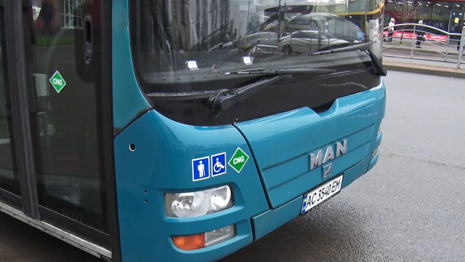 Пасажирів попередили про зміни: новий графік руху транспорту в Дніпропетровській області