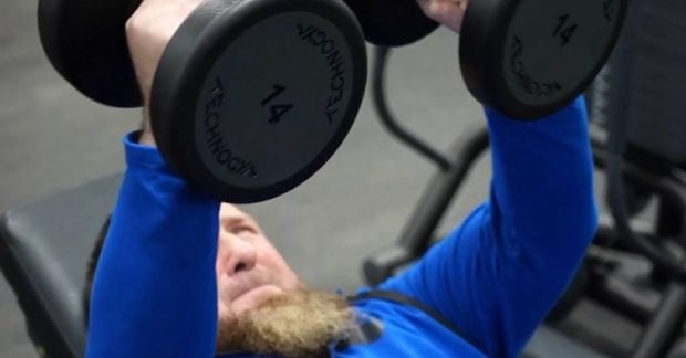 "Тужился" в спортзале: Кадыров рассмешил "показушной" тренировкой (видео)