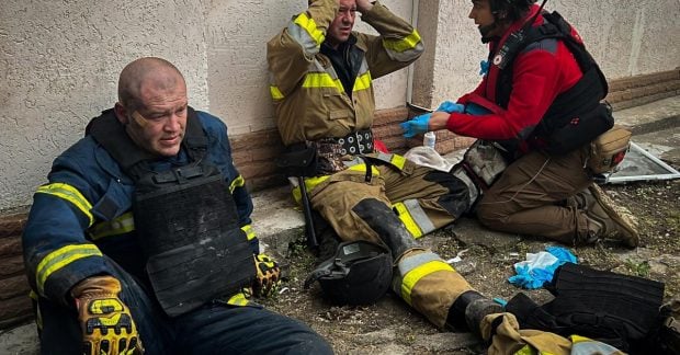 В Николаеве произошел взрыв неизвестного устройства: пострадали 5 спасателей