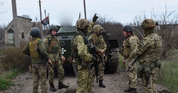 С Днем пехоты 2024: поздравления и картинки для украинских военных