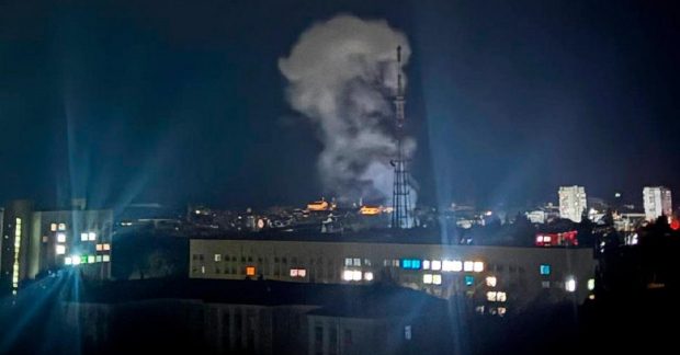 В результате удара РФ повреждена телебашня в Чернигове