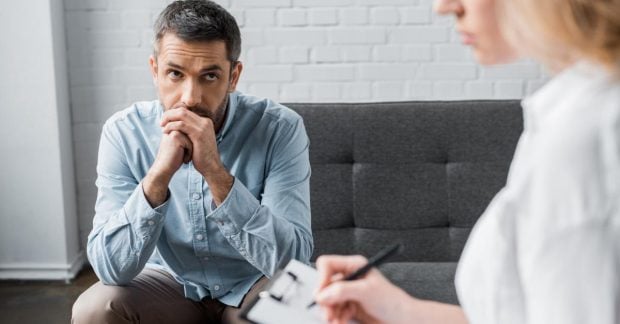 Мужчины покупают эти 11 вещей на грани разрыва отношений