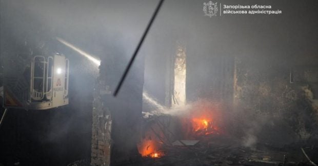 Россия ударила по Запорожью дронами и КАБами: есть погибший и раненые (фото, видео)